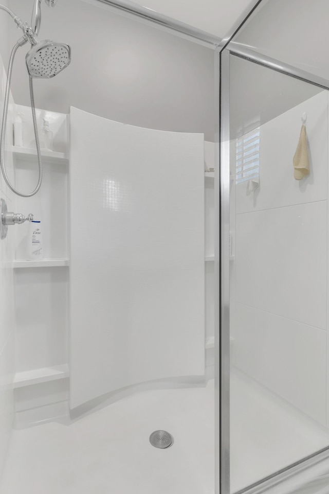 155 Telavera Dr, White House, TN 37188 - full bathroom with a shower stall