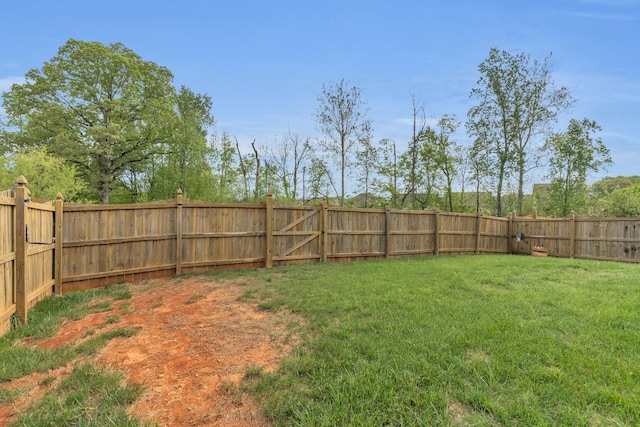 155 Telavera Dr, White House, TN 37188 - view of yard featuring a fenced backyard