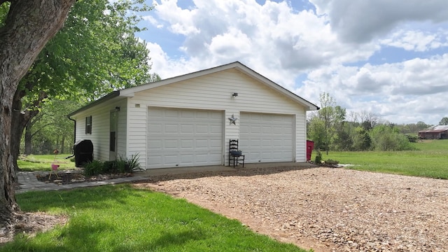 view of detached garage