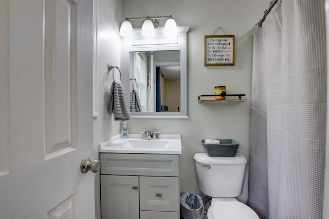 3473 Hunters Rdg, Woodlawn, TN 37191 - bathroom featuring toilet, a shower with shower curtain, and vanity