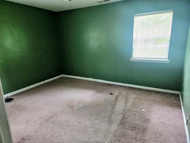 300 Hardin Ave, Dickson, TN 37055 - carpeted empty room with baseboards