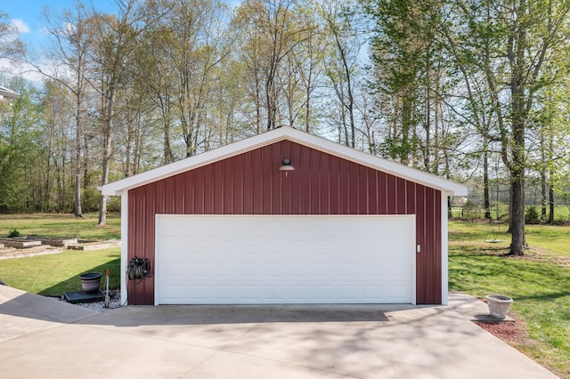 view of detached garage