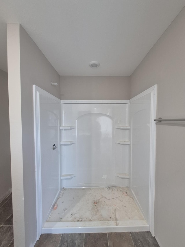 5 Hugh Hunter Rd, Oak Grove, KY 42262 - bathroom featuring a walk in shower