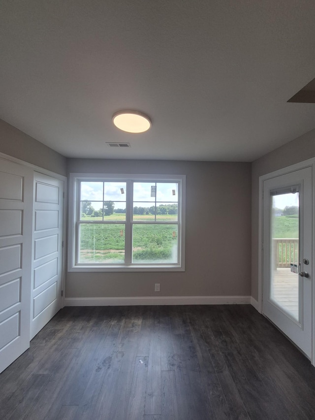 5 Hugh Hunter Rd, Oak Grove, KY 42262 - unfurnished room featuring baseboards and dark wood-style flooring