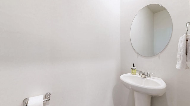 615 Pine Bloom Rd, Lebanon, TN 37087 - bathroom featuring a sink