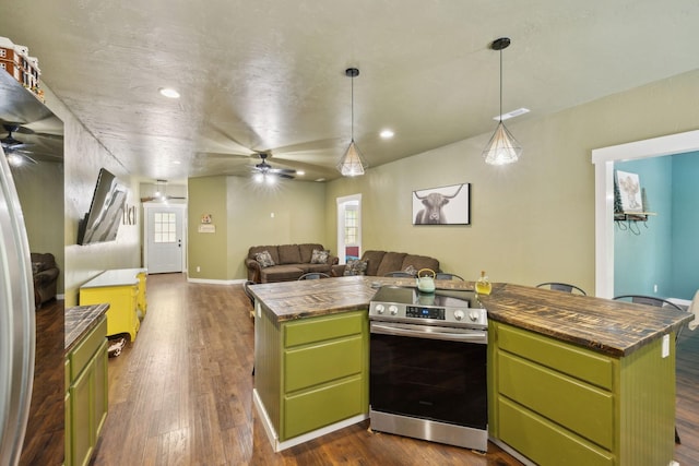 kitchen with stainless steel electric stove, a ceiling fan, and green cabinets