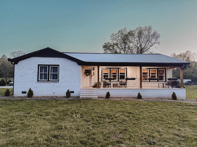 233 Garner Ln, Lawrenceburg, TN 38464 - single story home with a front lawn, crawl space, and covered porch