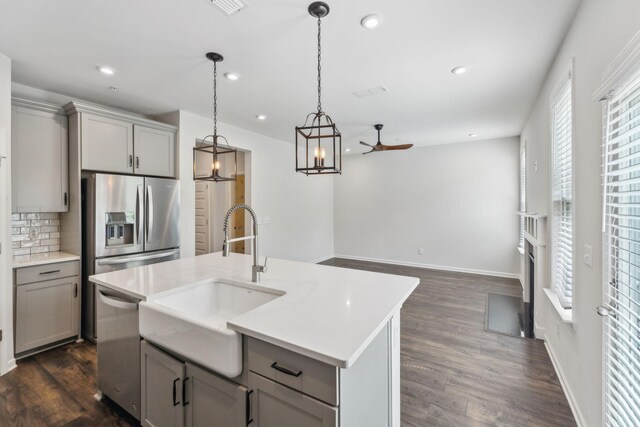 3227 Brookberry Ln, Murfreesboro, TN 37129 - kitchen featuring gray cabinetry, stainless steel appliances, a sink, a ceiling fan, and recessed lighting
