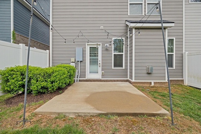 3227 Brookberry Ln, Murfreesboro, TN 37129 - entrance to property featuring a patio and fence