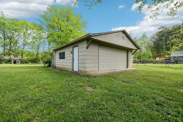 2608 Walnut Ln, Murfreesboro, TN 37129 - view of outbuilding with fence and an outdoor structure