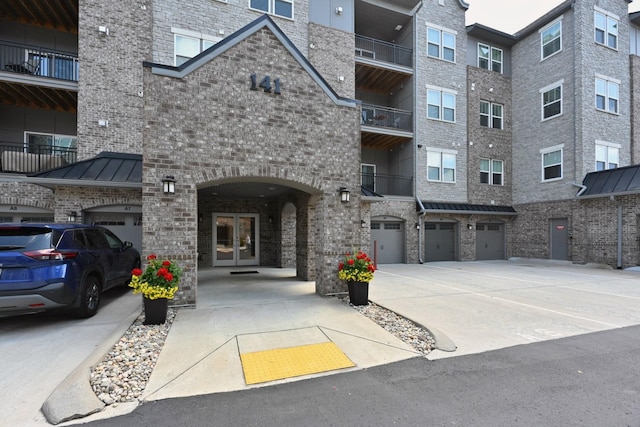 141 Saundersville Rd Unit 1305, Hendersonville, TN 37075 - view of property featuring driveway