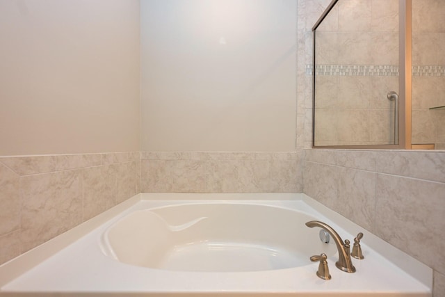 141 Saundersville Rd Unit 1305, Hendersonville, TN 37075 - full bathroom with a bath
