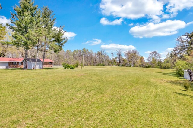 74 Farmer Rd, Crossville, TN 38571 - view of yard