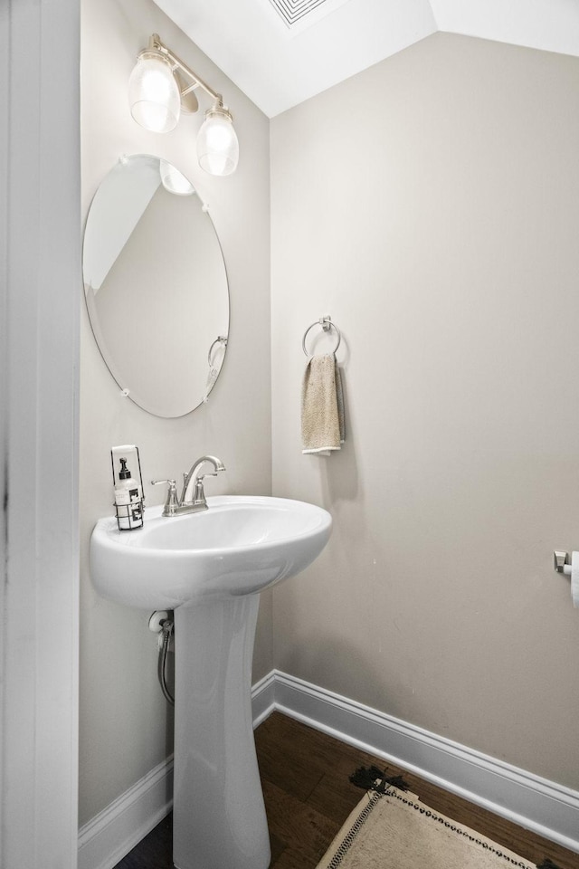 123 Saddlewood Ln, Hendersonville, TN 37075 - bathroom featuring baseboards and wood finished floors