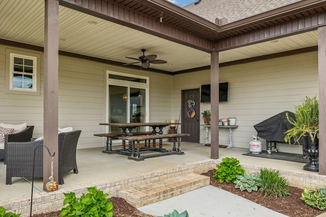 view of patio featuring ceiling fan