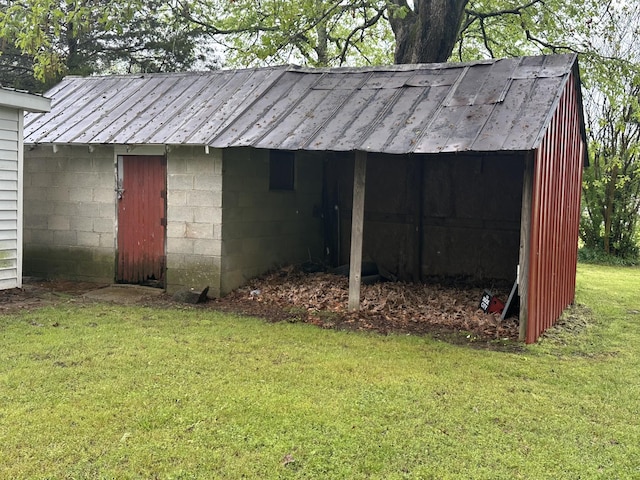 view of outbuilding