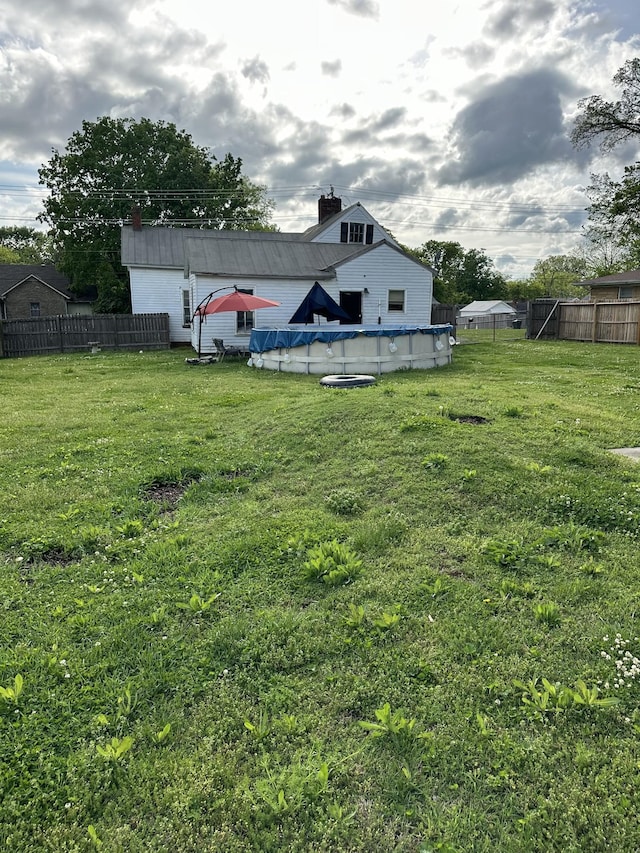 423 Anderson St, Gallatin, TN 37066 - view of yard featuring a fenced in pool and fence