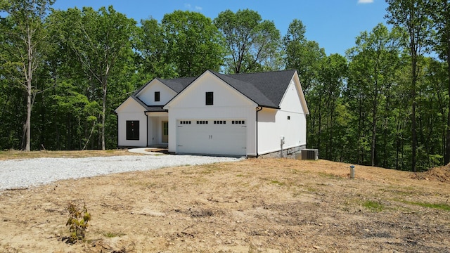 2775 Mayne Trace Rd, Waverly, TN 37185 - modern farmhouse style home featuring driveway and a garage