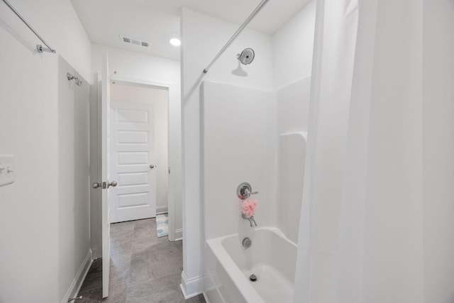 2137 Creekland View Blvd, Nashville, TN 37207 - full bath with bathtub / shower combination and baseboards