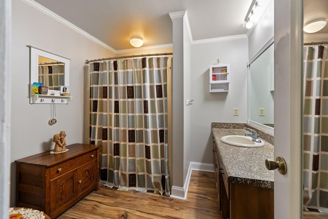 209 Green Valley Blvd, Franklin, TN 37064 - bathroom with a shower with curtain, ornamental molding, wood finished floors, and vanity