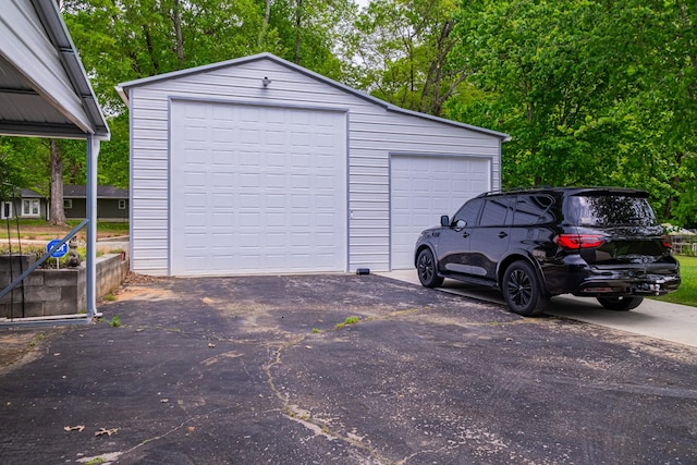 view of detached garage
