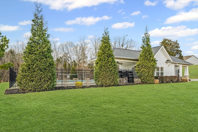 208 Wyburn Pl, Burns, TN 37029 - view of yard with fence