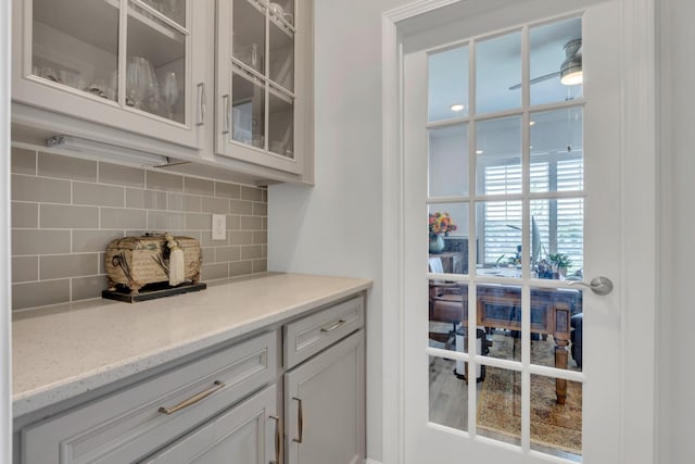 1072 Sumner Grv, Spring Hill, TN 37174 - bar featuring backsplash