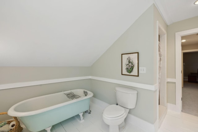 1494 Grant Rd, Watertown, TN 37184 - full bath featuring a freestanding tub, lofted ceiling, curtained shower, toilet, and recessed lighting