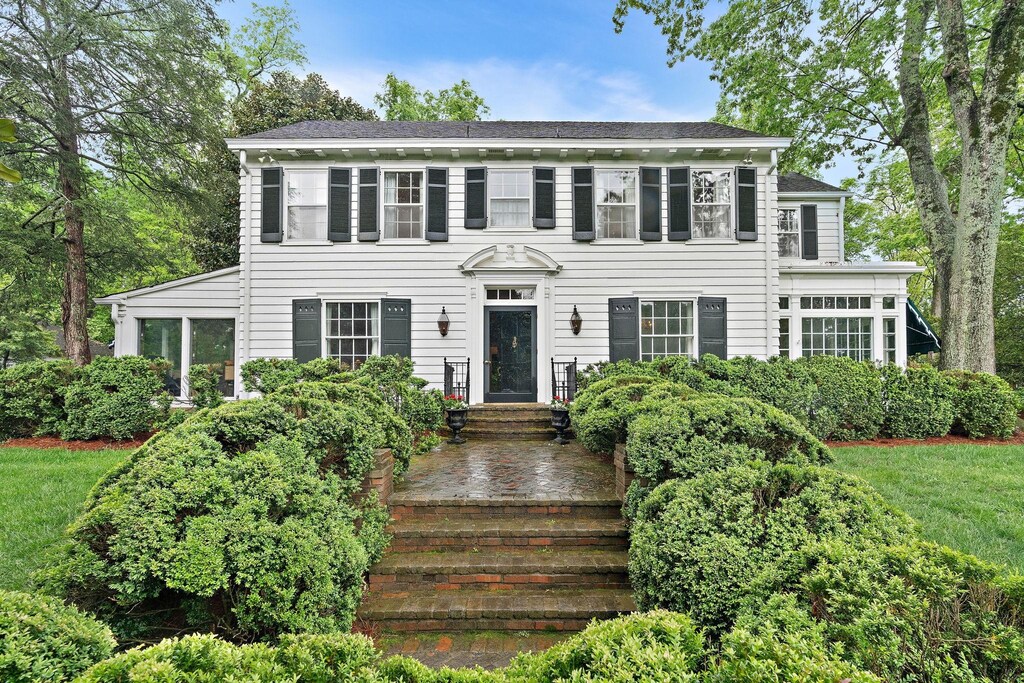 407 Leake Ave, Nashville, TN 37205 - view of colonial house