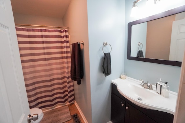 full bathroom featuring vanity and a shower with shower curtain