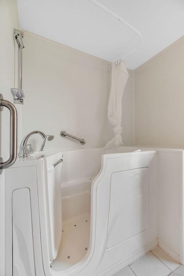 1202 General George Patton Rd, Nashville, TN 37221 - bathroom with a jetted tub