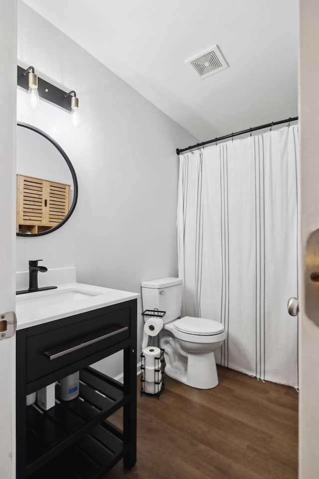 108 Braley Ct, Murfreesboro, TN 37129 - bathroom featuring vanity, wood finished floors, curtained shower, and vaulted ceiling