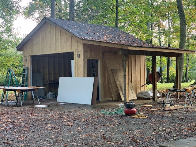 view of outdoor structure with an outdoor structure