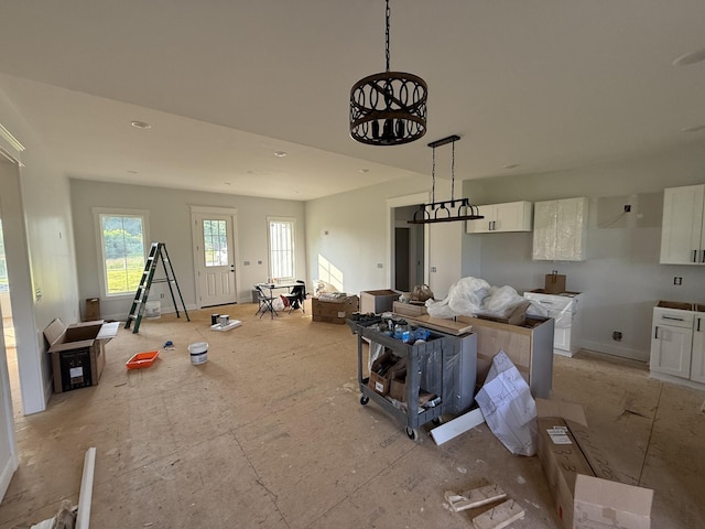 176 Beartown Rd, Loretto, TN 38469 - living area featuring baseboards