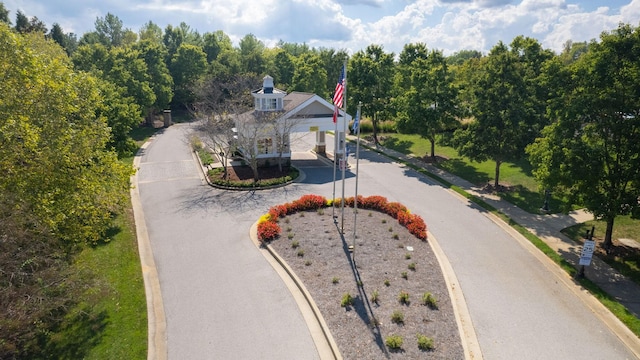 drone / aerial view with a view of trees