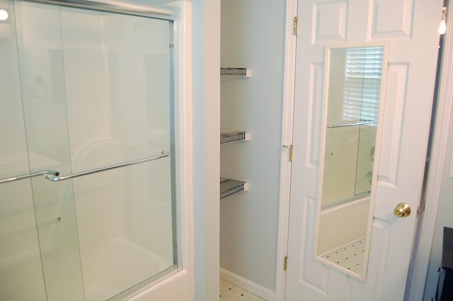 547 Grindstone Hollow Rd, Dickson, TN 37055 - full bathroom featuring baseboards