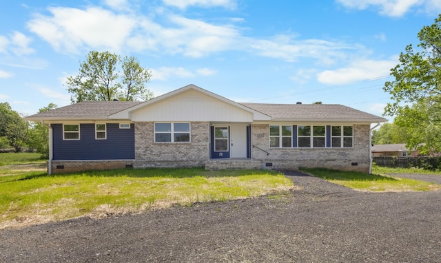 466 Lafayette Rd, Clarksville, TN 37042 - single story home with a shingled roof, brick siding, and crawl space