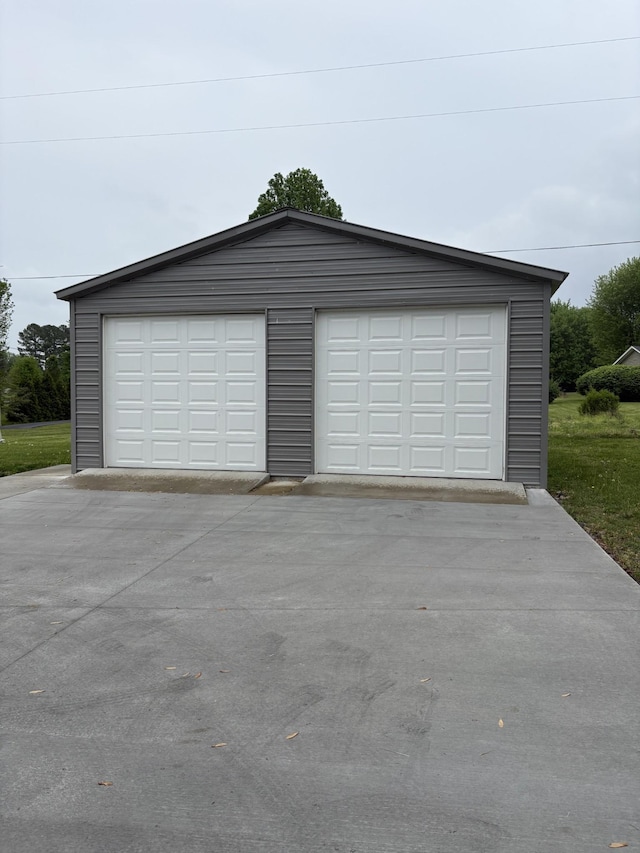1400 Dogwood Ln, Lafayette, TN 37083 - view of detached garage