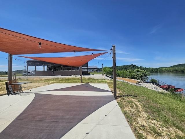 2607 Hardin Bottom River Rd, Clifton, TN 38425