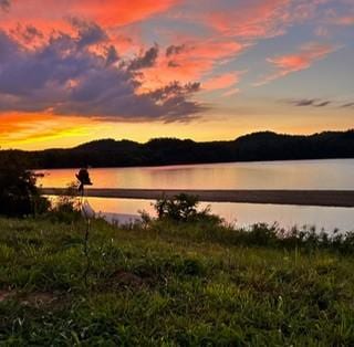 2607 Hardin Bottom River Rd, Clifton, TN 38425