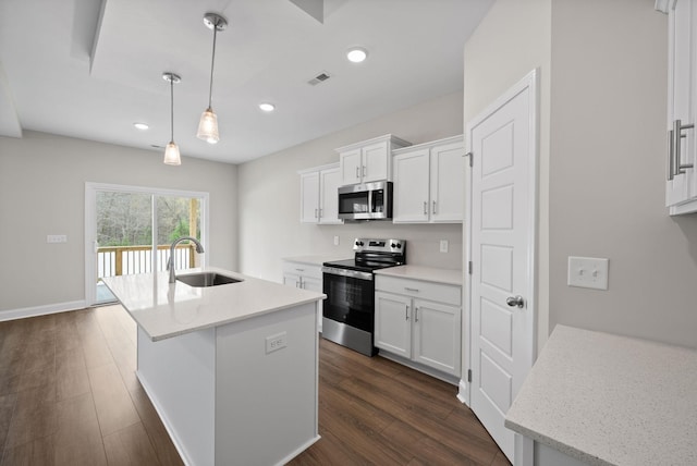 465 Herman Dr, Clarksville, TN 37042 - kitchen featuring white cabinets, a sink, visible vents, stainless steel appliances, and recessed lighting