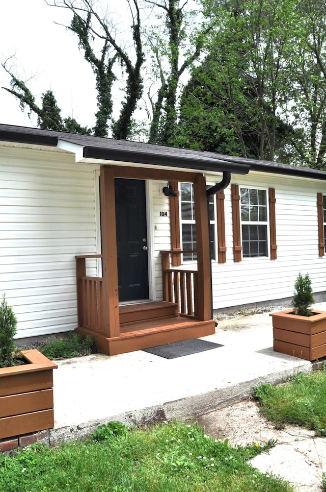 view of front of house featuring a patio area