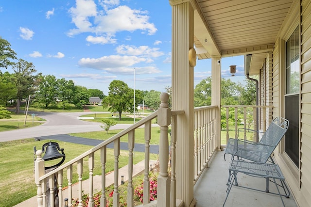 93 Hilltop Dr, Columbia, TN 38401 - balcony with a porch
