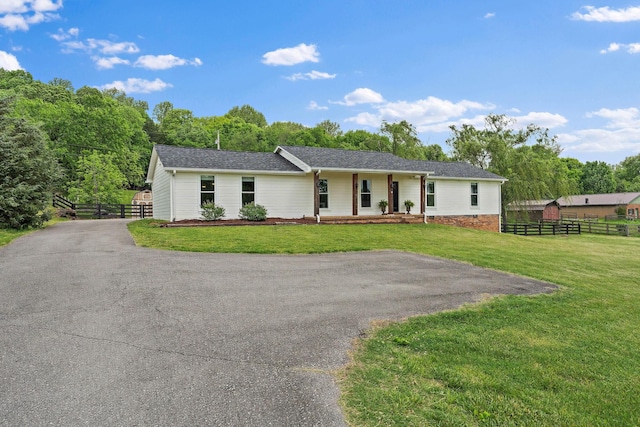 3055 Carters Creek Pike, Franklin, TN 37064 - ranch-style home with a porch and roof with shingles