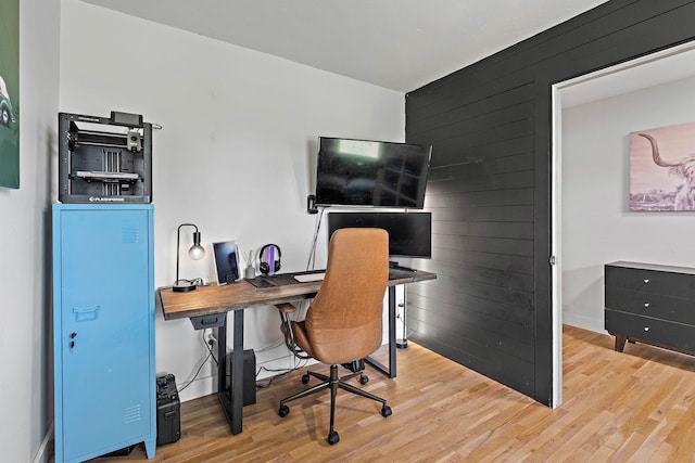 3055 Carters Creek Pike, Franklin, TN 37064 - office featuring wood finished floors and baseboards