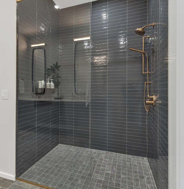 7091 Anna Dr, Brentwood, TN 37027 - full bathroom with a stall shower