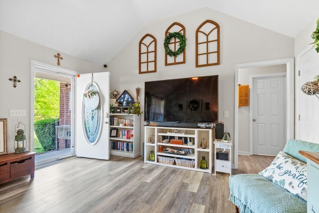 204 Commanche Dr, Hohenwald, TN 38462 - living room with wood finished floors and lofted ceiling