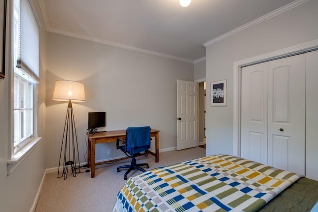 231 Westchase Dr, Nashville, TN 37205 - bedroom with crown molding, a closet, carpet, and baseboards