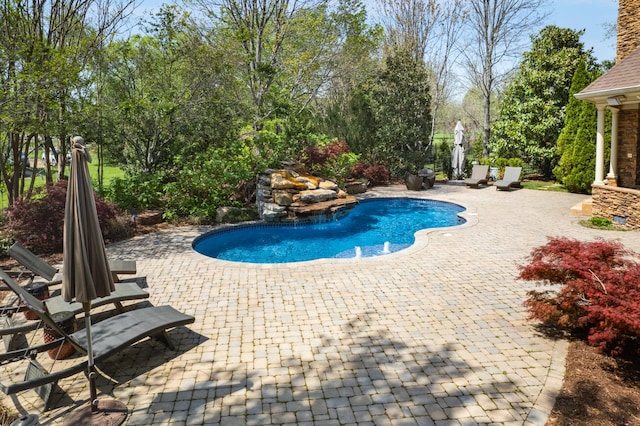 1136 Haverhill Dr, Brentwood, TN 37027 - swimming pool featuring a patio area