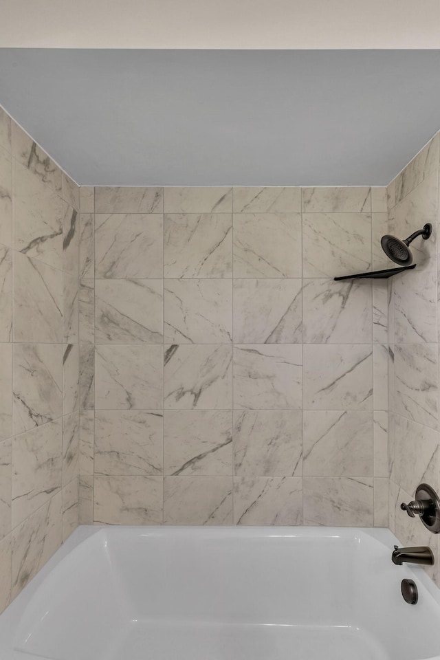 4043 Marydale Dr, Nashville, TN 37207 - full bath featuring shower / tub combination